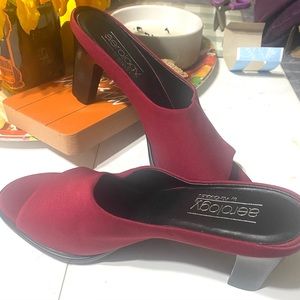 Women’s red aerosoles low heel sandals